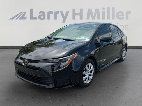 Used 2023 Toyota Corolla LE w/ Carpet Mat Package (TMS) FWD image 1