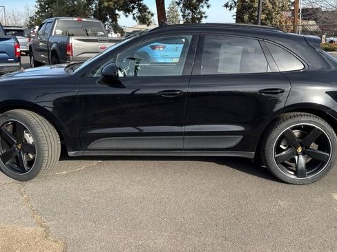Used 2017 Porsche Macan S image 10