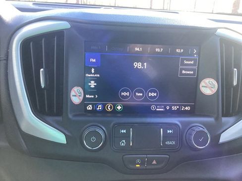 Used 2024 GMC Terrain SLT image 15