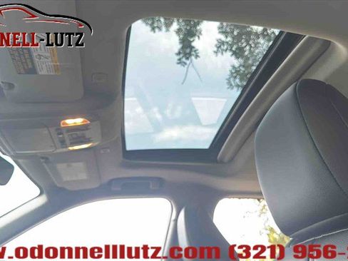 Used 2024 Toyota Highlander XLE FWD image 20