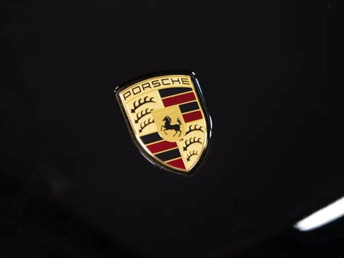 Certified 2026 Porsche Macan AWD/4WD image 17