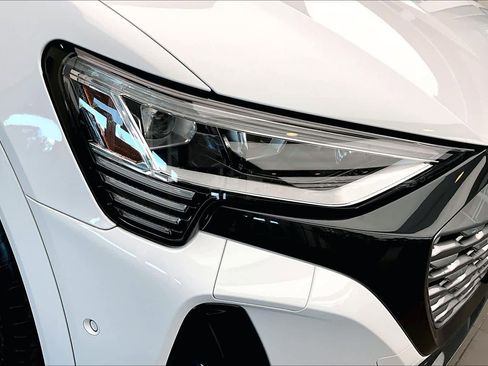 Certified 2024 Audi Q8 e-tron Premium Plus w/ Premium Plus Package image 26