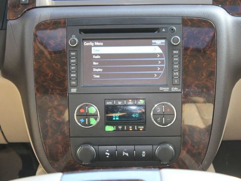 Used 2013 GMC Yukon Denali AWD/4WD image 29