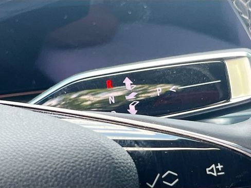 Used 2025 Cadillac Lyriq Sport w/ LPO, Floor Liner Package AWD/4WD image 16