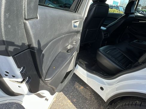 Used 2024 Ford Edge SEL image 23