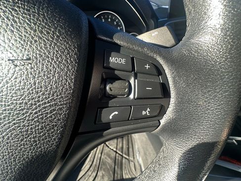 Used 2018 BMW 320i xDrive 320i xDrive image 19