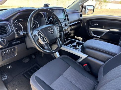 Used 2023 Nissan Titan SV w/ SV Convenience Package RWD image 19