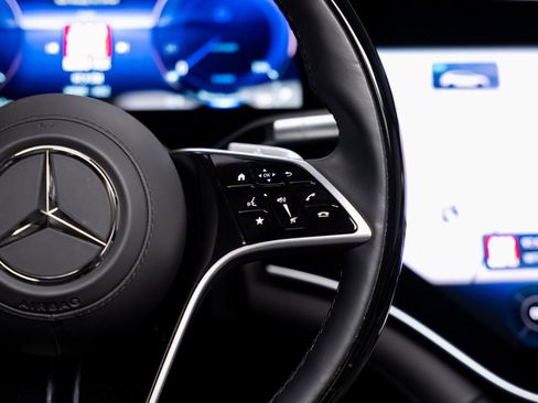 Used 2025 Mercedes-Benz Maybach EQS 680 4MATIC image 47