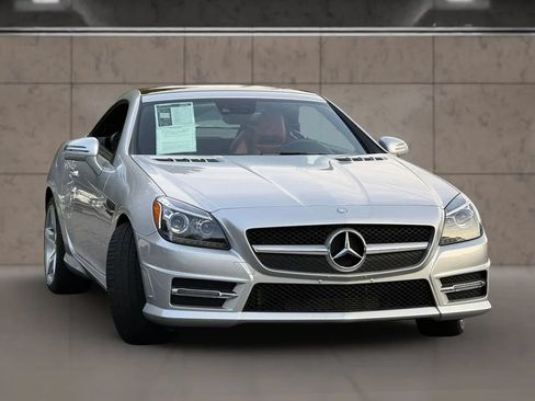 Used 2016 Mercedes-Benz SLK 300 image 5