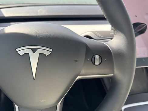 Used 2021 Tesla Model 3 Long Range image 17