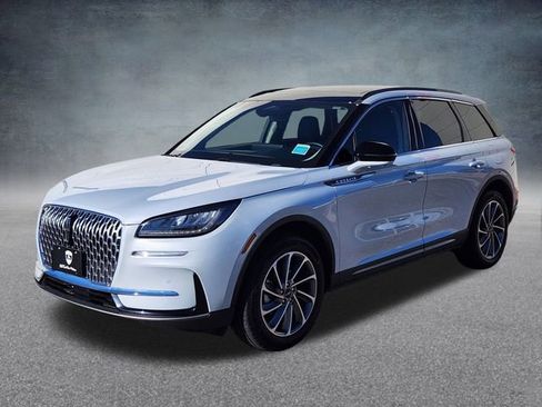 New 2025 Lincoln Corsair AWD w/ Equipment Group 101A image 3