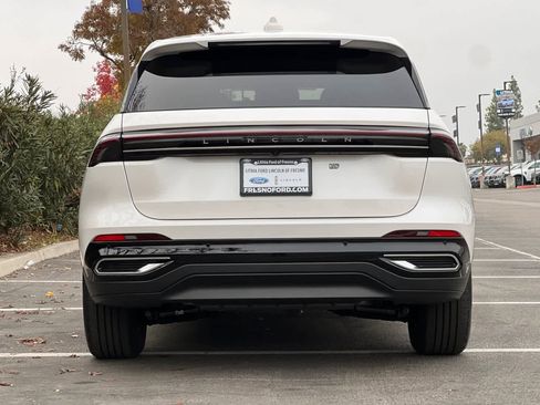 New 2026 Lincoln Nautilus Premier image 7