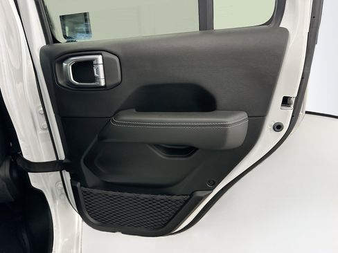 Used 2023 Jeep Wrangler Sahara w/ Cold Weather Group image 31