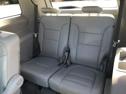 Used 2019 GMC Acadia SLT image 4