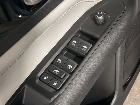 Used 2022 Jeep Compass Limited image 7