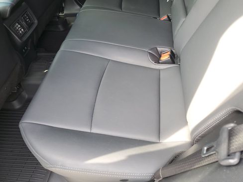 Certified 2022 Toyota Venza XLE AWD/4WD image 15