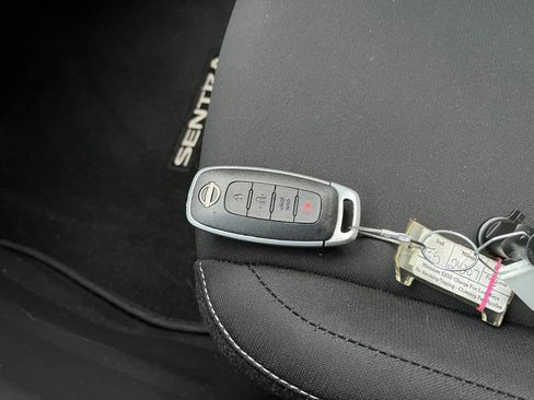 Used 2025 Nissan Sentra SV image 22