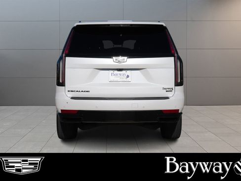 Used 2024 Cadillac Escalade Sport Platinum w/ LPO, ONYX Package image 6