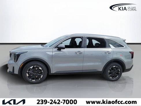 New 2026 Kia Sorento S FWD image 4