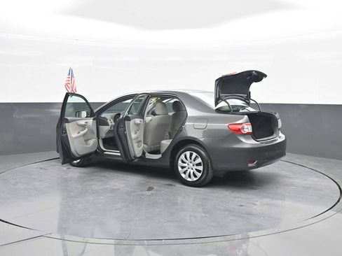 Used 2013 Toyota Corolla LE FWD image 43