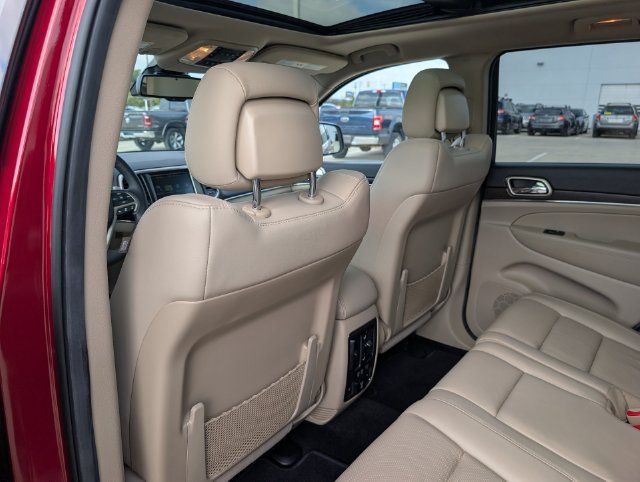 Used 2014 Jeep Grand Cherokee Limited w/ Luxury Group II AWD/4WD image 25