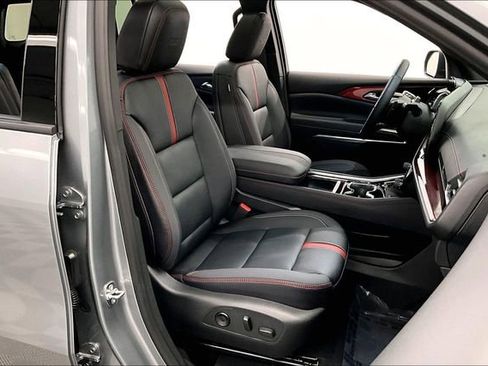 Used 2026 Chevrolet Traverse RS image 8
