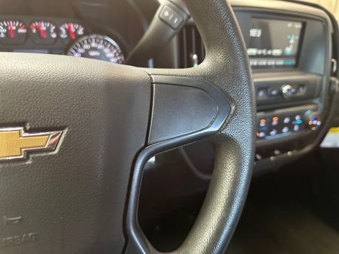 Used 2018 Chevrolet Silverado 1500 Custom w/ Custom Convenience Package RWD image 27
