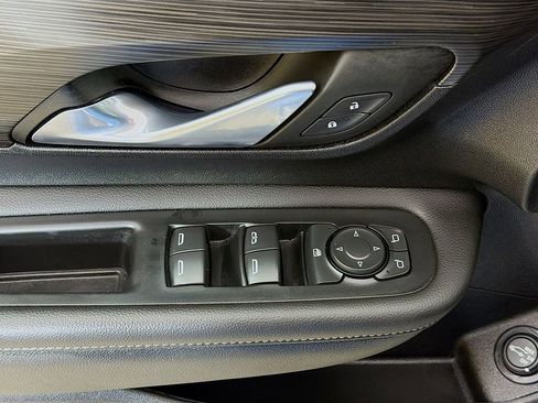 Used 2023 GMC Terrain SLE w/ Driver Convenience Package image 26