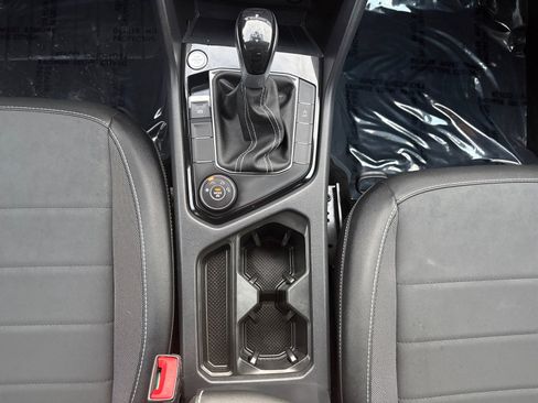 Used 2023 Volkswagen Taos SE image 9