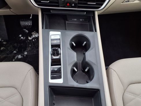 Used 2024 Volkswagen Atlas SE image 21