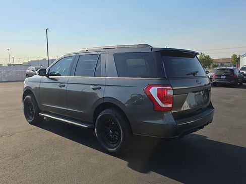Used 2018 Ford Expedition XLT w/ Equipment Group 202A AWD/4WD image 6