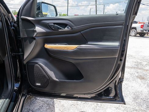 Used 2019 GMC Acadia Denali w/ Technology Package FWD image 13