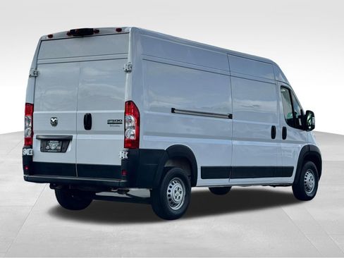 Used 2024 RAM ProMaster 2500 w/ Convenience Group FWD image 6