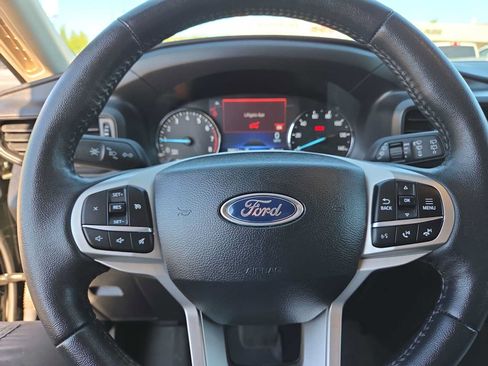 Used 2023 Ford Explorer XLT AWD/4WD image 23