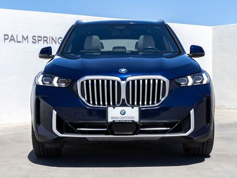 Certified 2024 BMW X5 xDrive50e w/ Premium Package AWD/4WD image 4