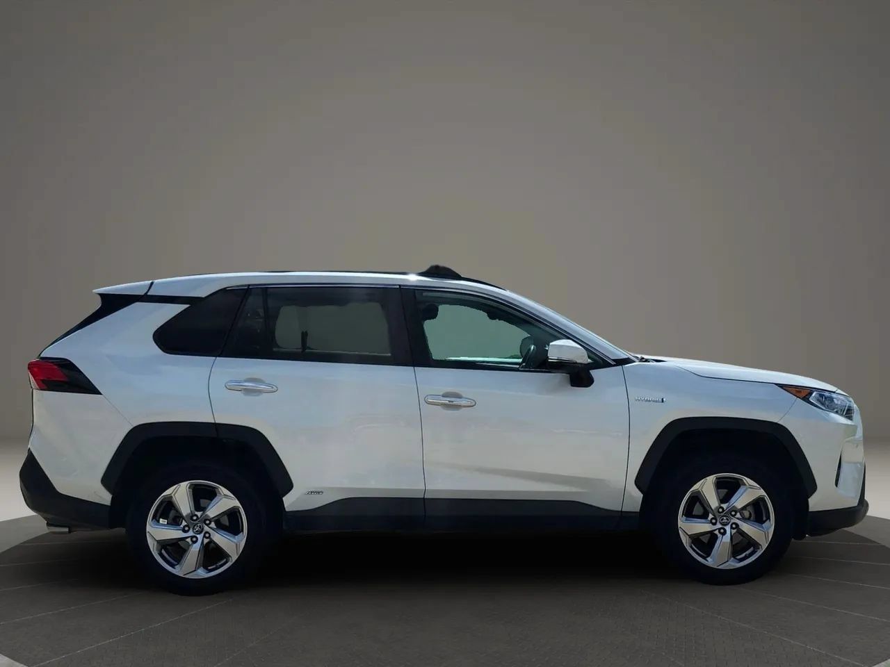 Used 2019 Toyota RAV4 Limited w/ Carpet Mat Package AWD/4WD image 5