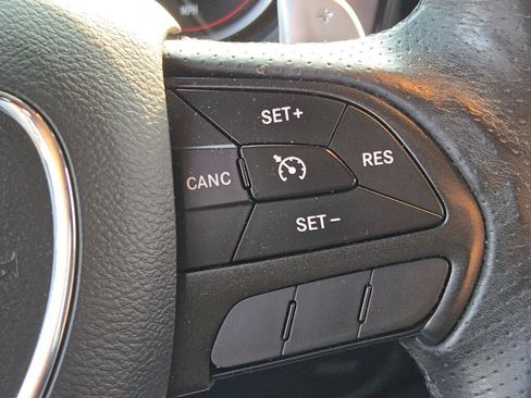 Used 2015 Dodge Challenger R/T Plus RWD image 22