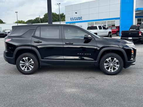 Used 2026 Chevrolet Equinox LT FWD image 2