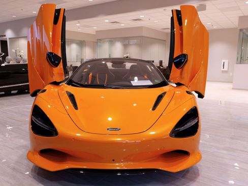 Used 2024 McLaren 750S Spider image 37