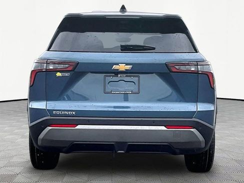 New 2026 Chevrolet Equinox LT w/ Safety and Technology Package FWD image 5