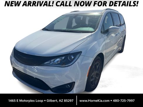 Used 2019 Chrysler Pacifica Touring-L Plus w/ S Appearance Package image 1