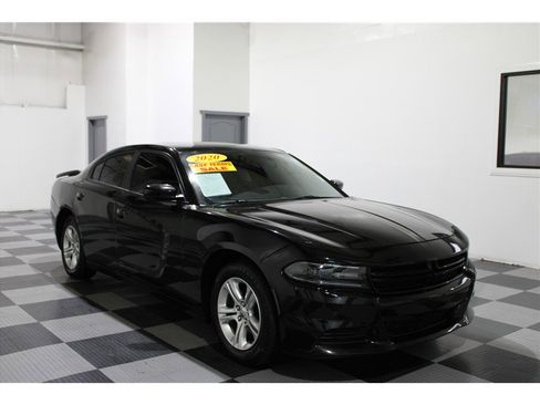Used 2020 Dodge Charger SXT w/ Leather Interior Group image 2