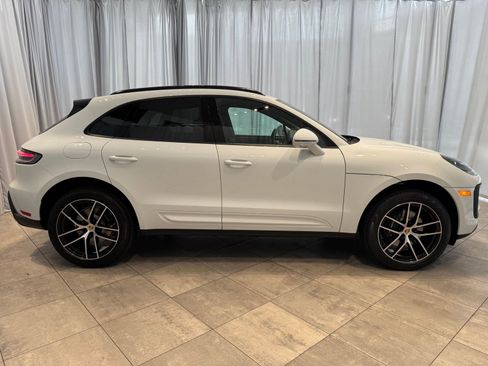 Used 2025 Porsche Macan image 8