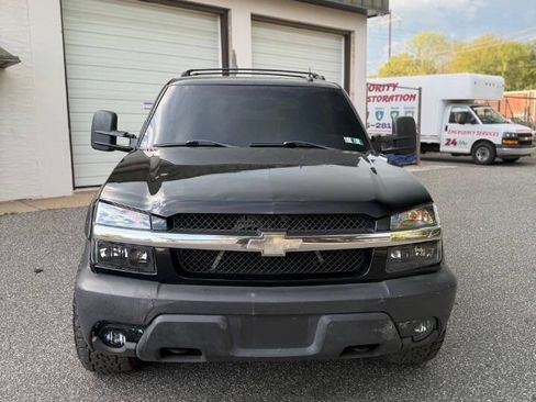 Used 2003 Chevrolet Avalanche 4x4 w/ The North Face Edition image 11