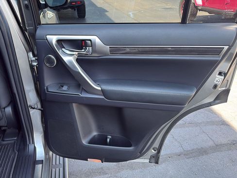 Used 2023 Lexus GX 460 Premium image 24