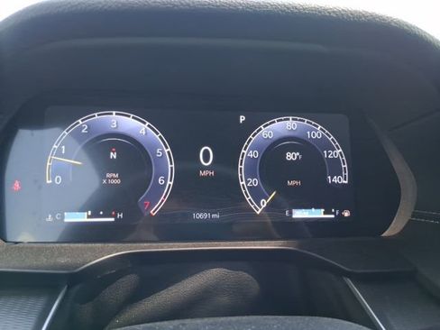 Used 2025 Jeep Grand Cherokee Laredo RWD image 6