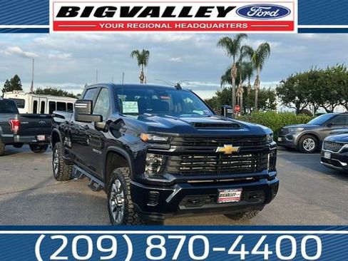 Used 2024 Chevrolet Silverado 2500 Custom w/ Custom Value Package image 1