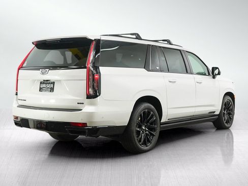 Used 2023 Cadillac Escalade ESV Sport Platinum w/ LPO, ONYX Package AWD/4WD image 5