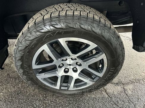 Used 2020 Chevrolet Silverado 1500 LT Trail Boss image 10