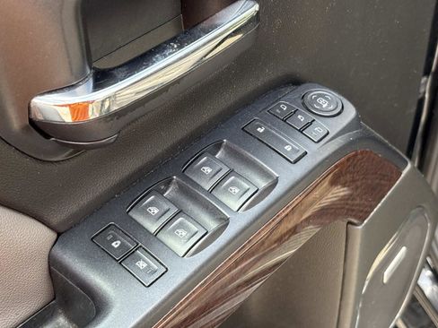 Used 2018 GMC Sierra 1500 SLT w/ SLT Premium Package image 15